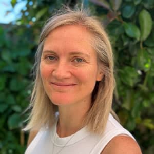 Portrait of Dr Louise Milne